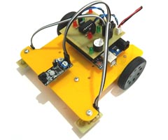 Mini Arduino Robot Moving Between Lines Detecting Obstacles